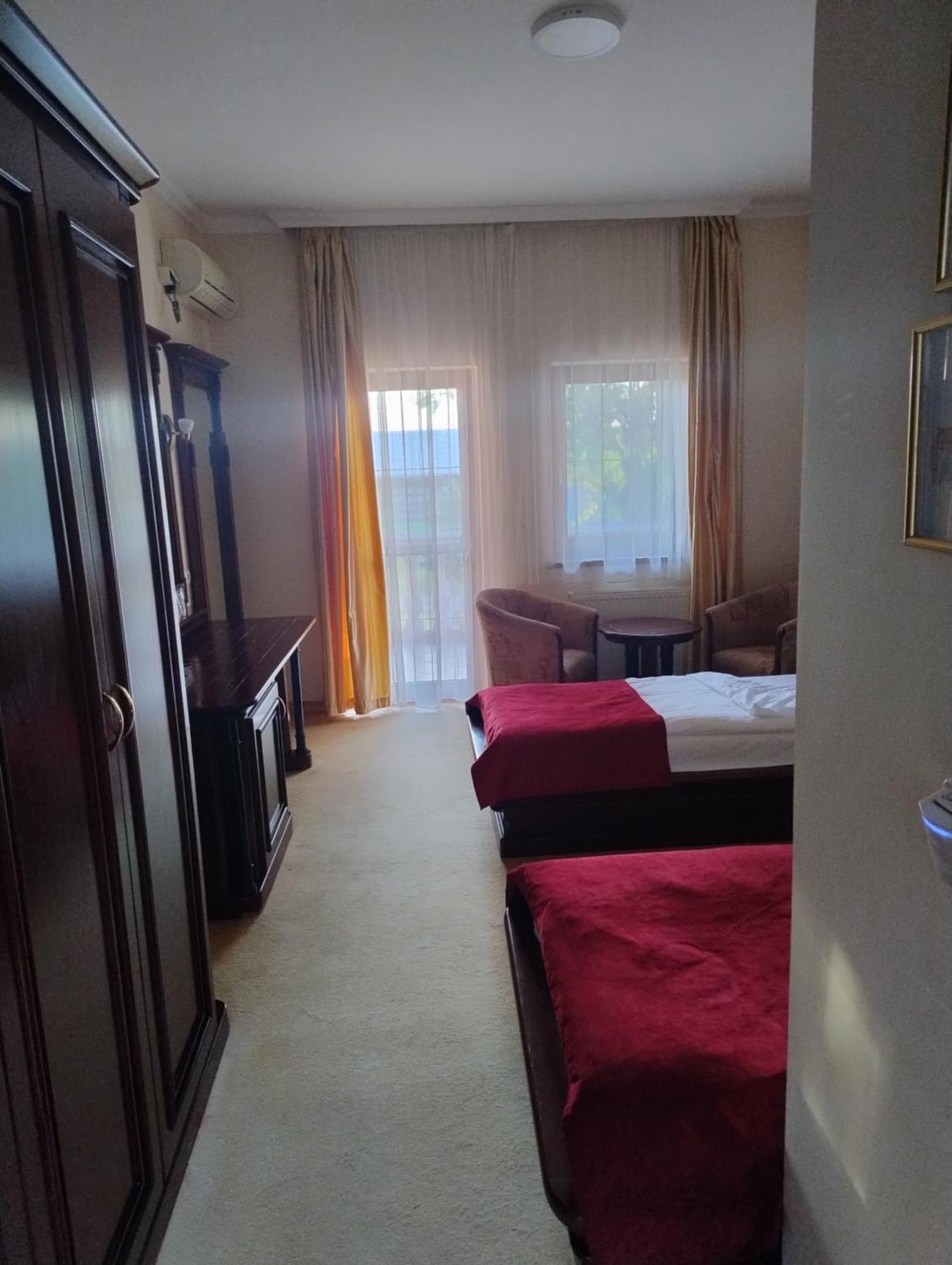 Hotel Villa Majur سوبوتيتْسا المظهر الخارجي الصورة