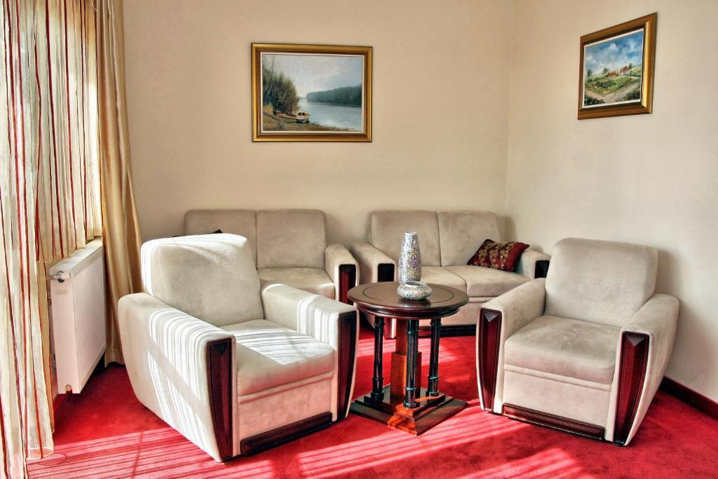 Hotel Villa Majur سوبوتيتْسا المظهر الخارجي الصورة